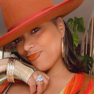 Meet your Posher, Perrenial